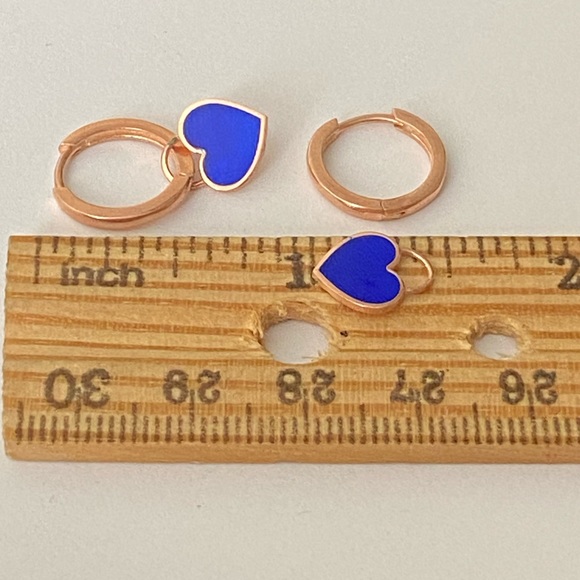 925 Silver blue enamel heart love hoops earrings - Picture 2 of 3
